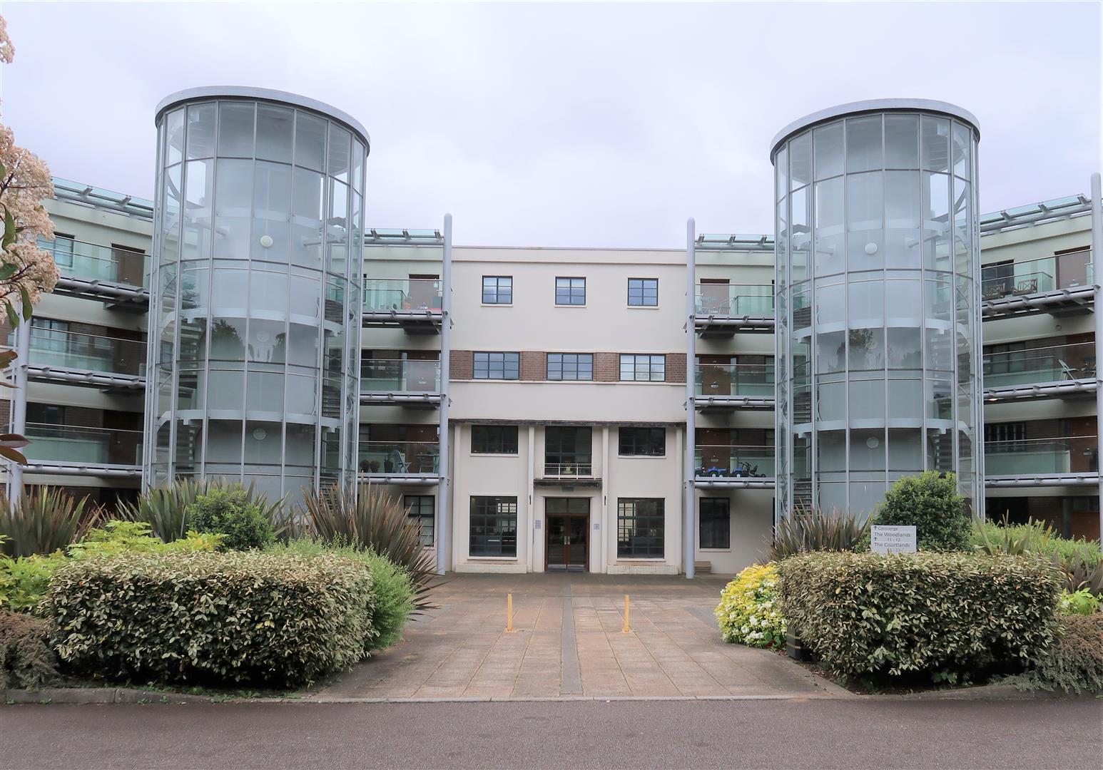 WOODLANDS, HAYES POINT, SULLY Jeffrey Ross Estate Agents